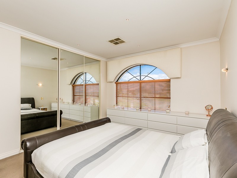 51 Innesvale Way, Carramar WA 6031