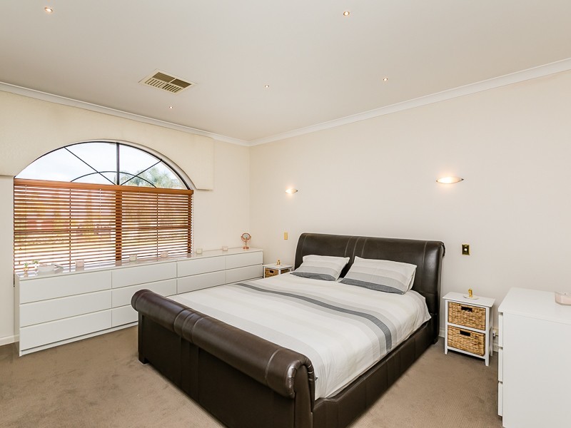 51 Innesvale Way, Carramar WA 6031