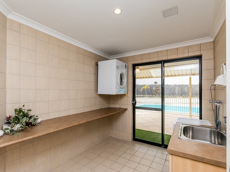 51 Innesvale Way, Carramar WA 6031