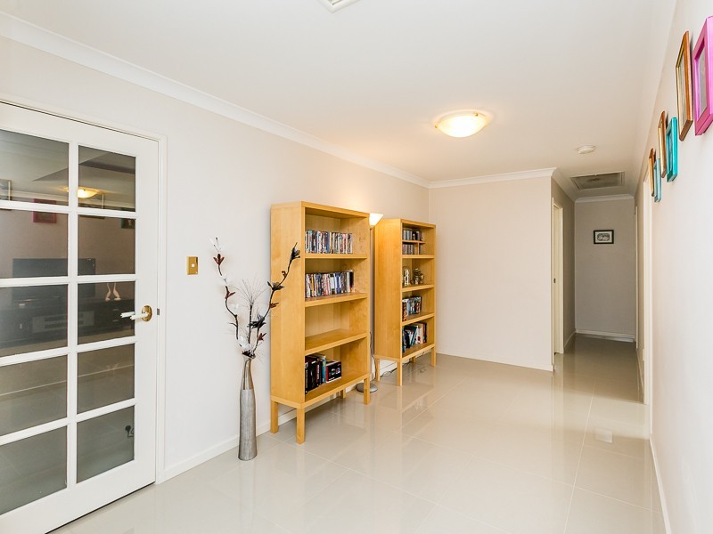 51 Innesvale Way, Carramar WA 6031