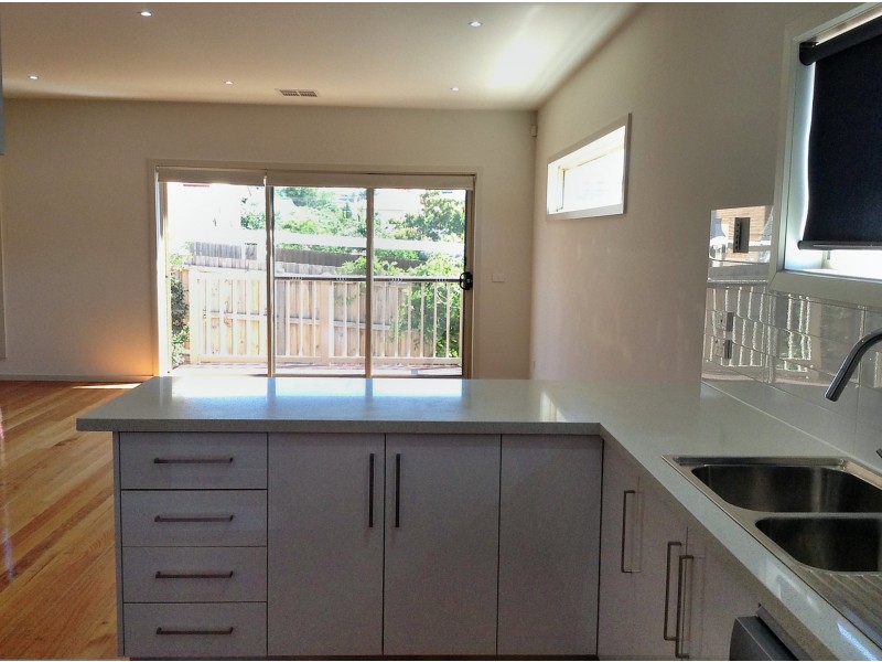 4/10 Banchory Street, Essendon VIC 3040