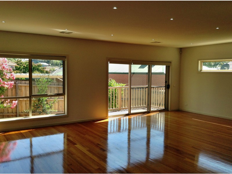 4/10 Banchory Street, Essendon VIC 3040