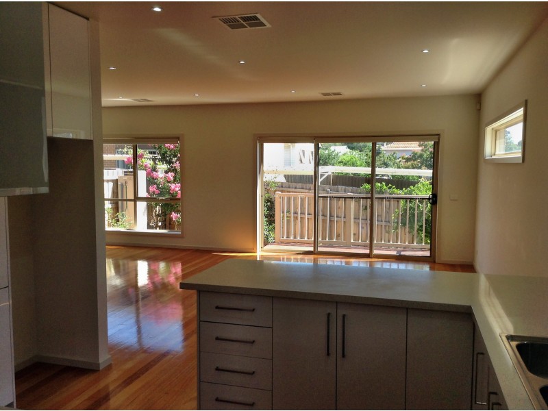 4/10 Banchory Street, Essendon VIC 3040