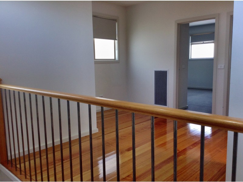 4/10 Banchory Street, Essendon VIC 3040