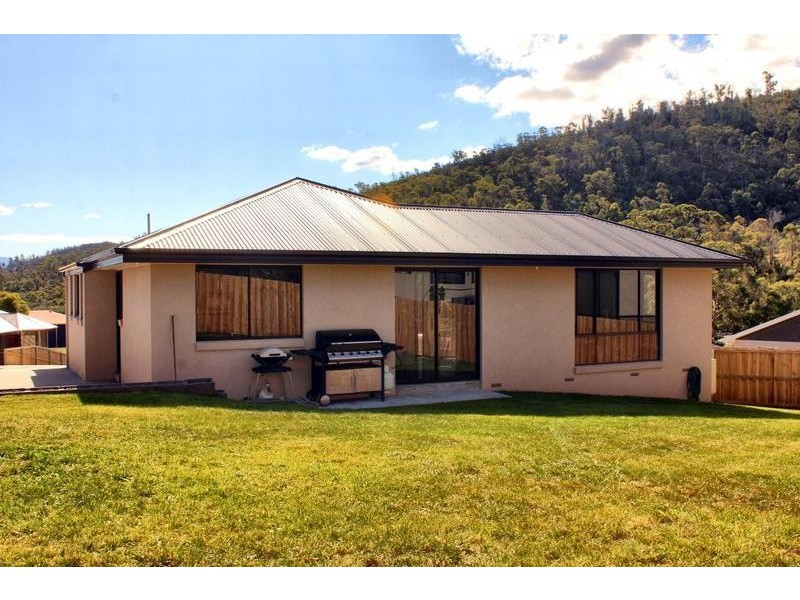11 Piccolo Crt, Mornington TAS 7018