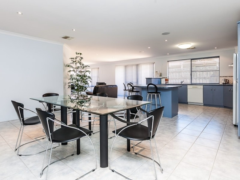 18 Kin Bay Entrance, Mindarie WA 6030