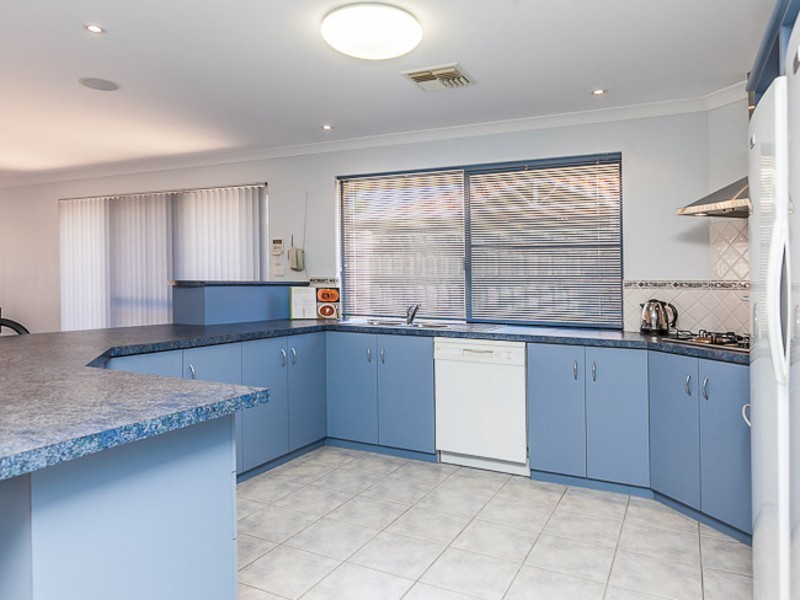 18 Kin Bay Entrance, Mindarie WA 6030