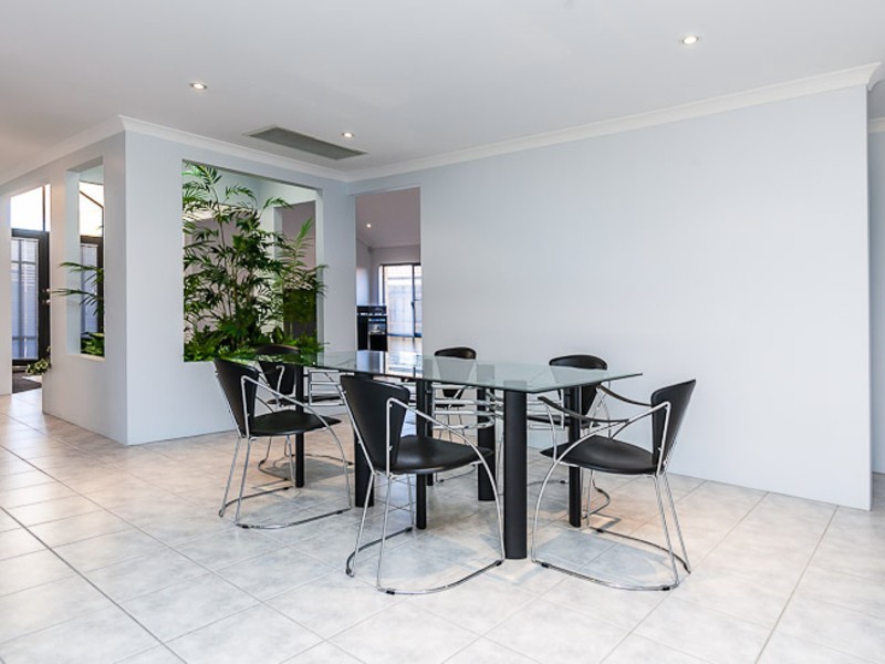 18 Kin Bay Entrance, Mindarie WA 6030