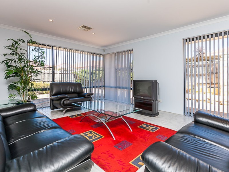 18 Kin Bay Entrance, Mindarie WA 6030