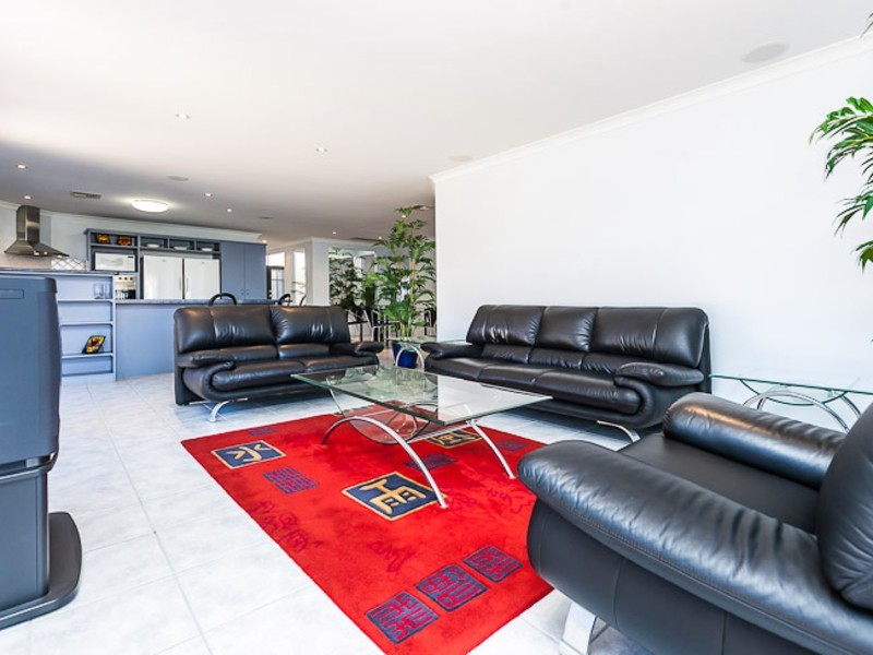 18 Kin Bay Entrance, Mindarie WA 6030