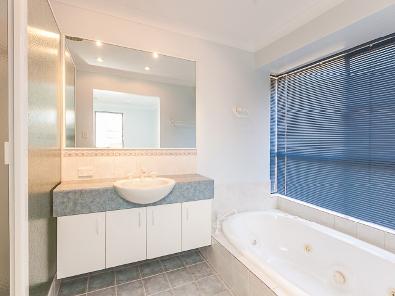 18 Kin Bay Entrance, Mindarie WA 6030