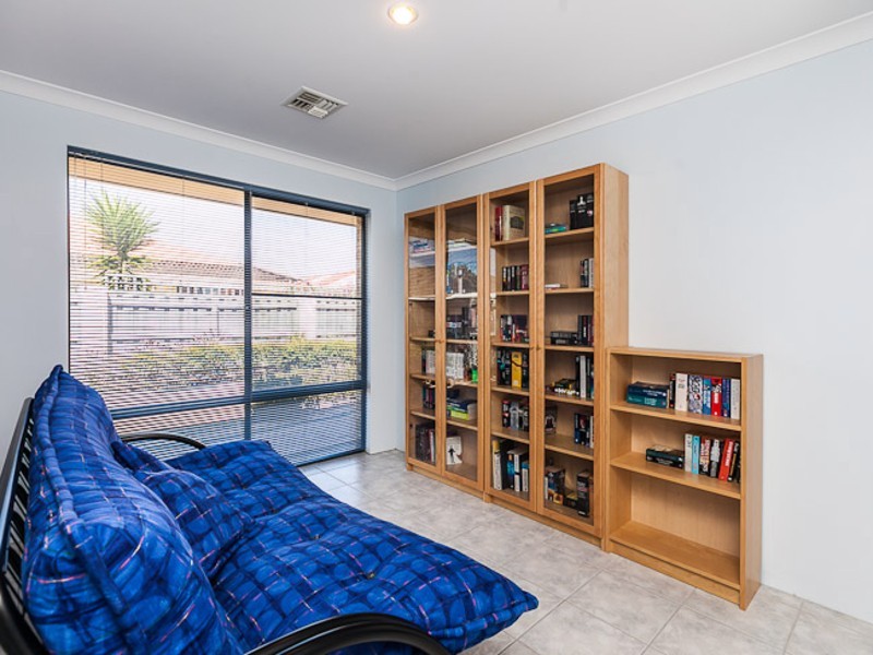 18 Kin Bay Entrance, Mindarie WA 6030