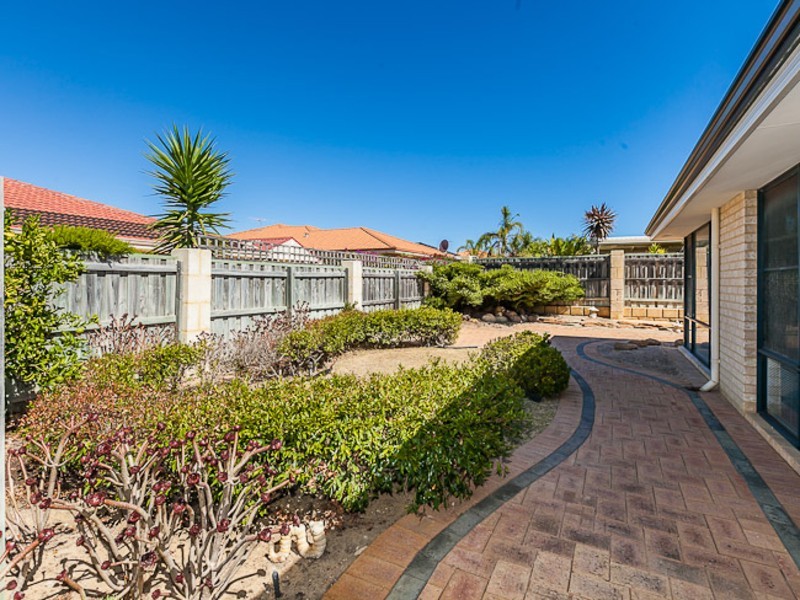 18 Kin Bay Entrance, Mindarie WA 6030