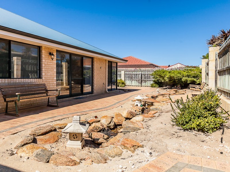 18 Kin Bay Entrance, Mindarie WA 6030