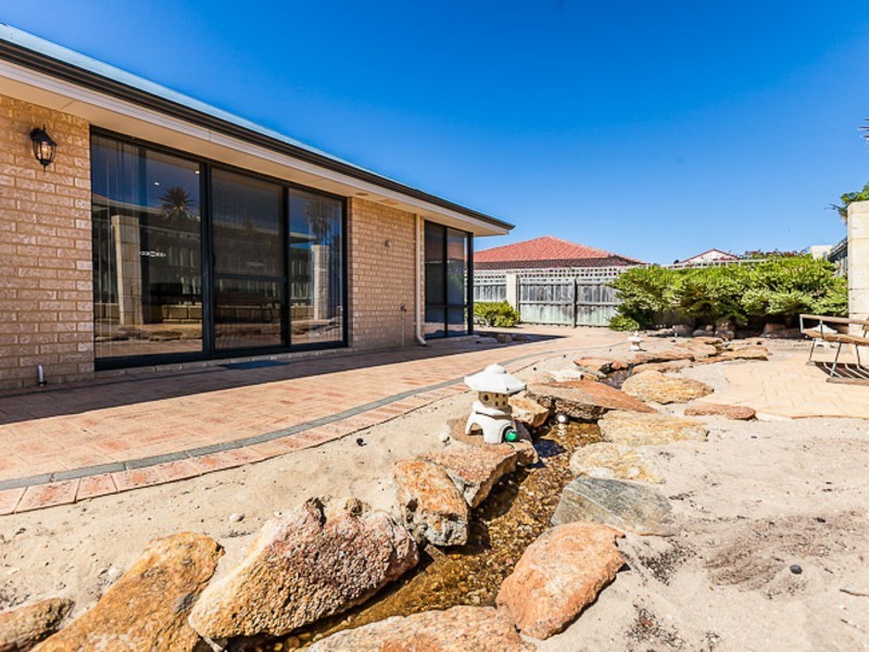 18 Kin Bay Entrance, Mindarie WA 6030