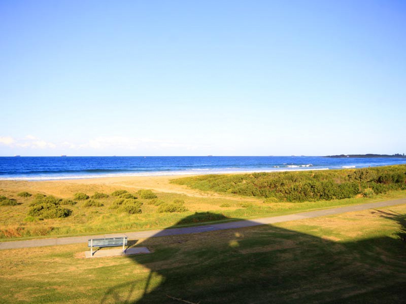 6 Lighthorse Drive, Woonona NSW 2517