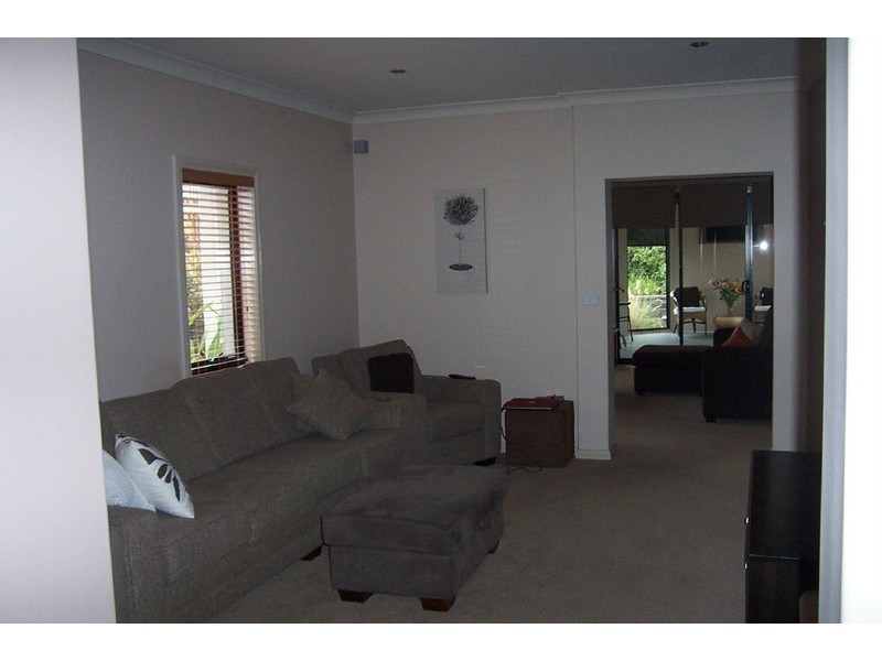 7 Ben Cairn Mews, Pakenham VIC 3810