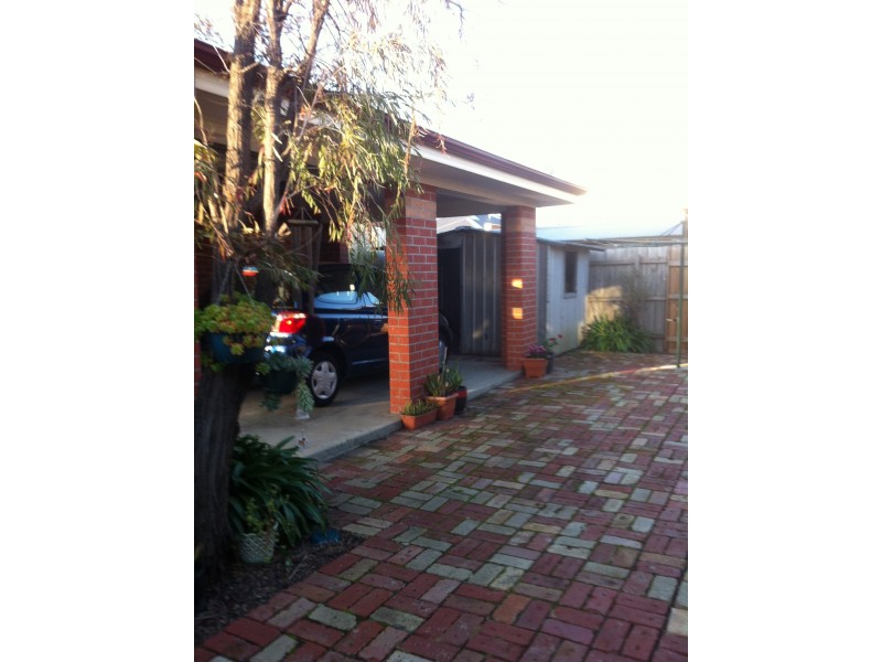70 Melbourne Avenue, Glenroy VIC 3046