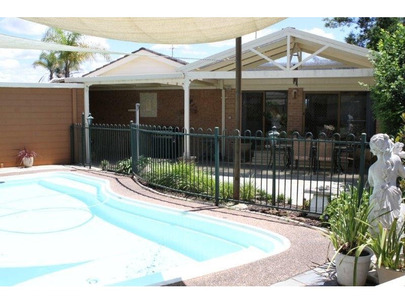 7 Macina Place, St Clair NSW 2759