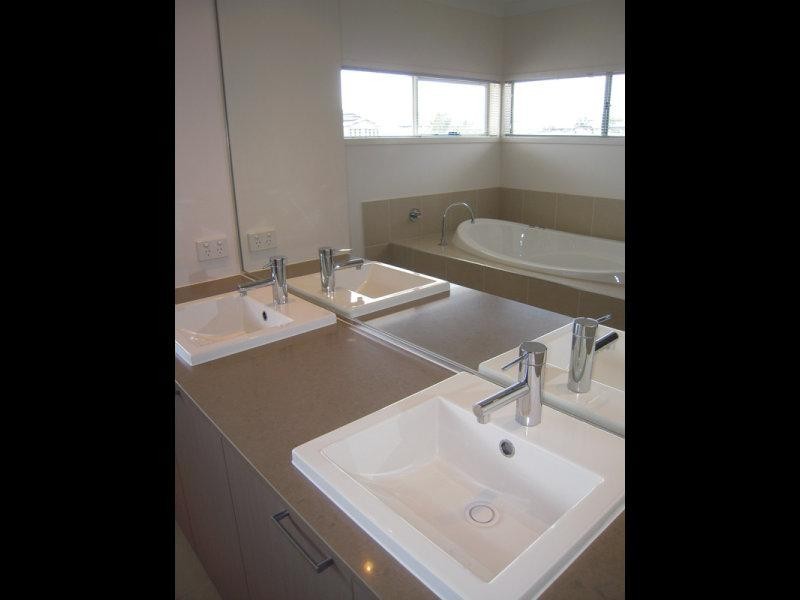 12 Southaven Drive, Helensvale QLD 4212