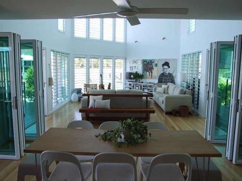 19 The Cove, Magnetic Island QLD 4819