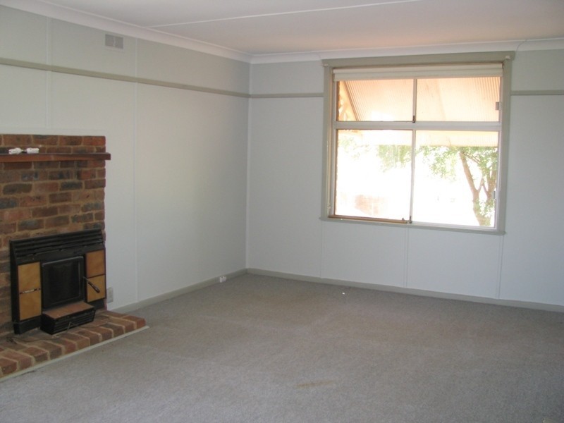82 Iverach Street, Coolamon NSW 2701