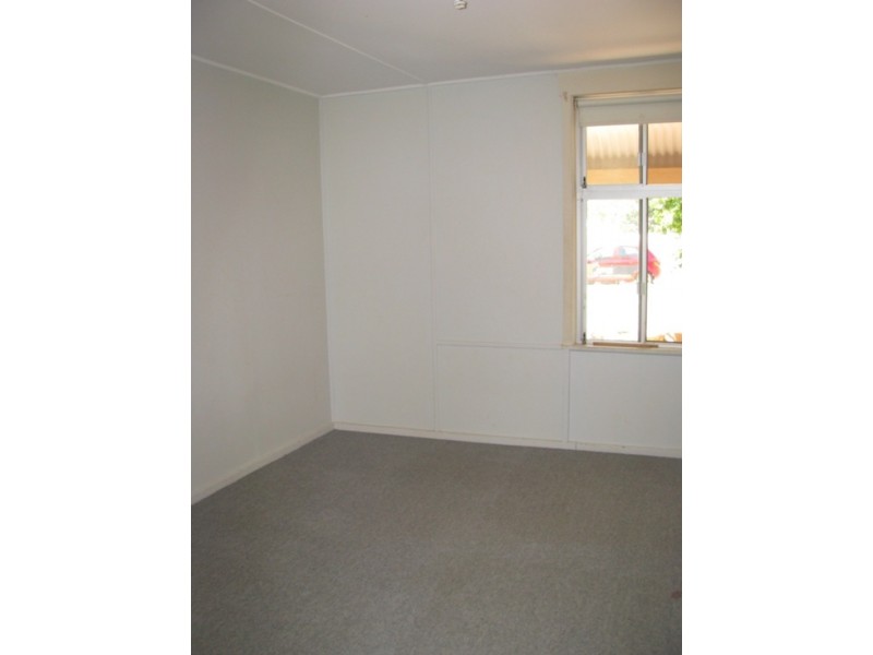 82 Iverach Street, Coolamon NSW 2701