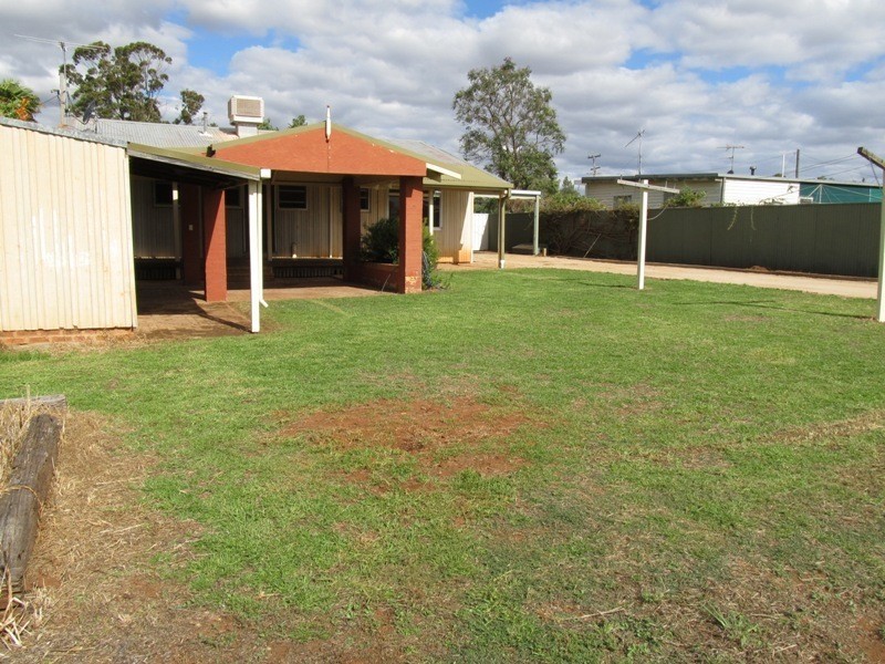 82 Iverach Street, Coolamon NSW 2701