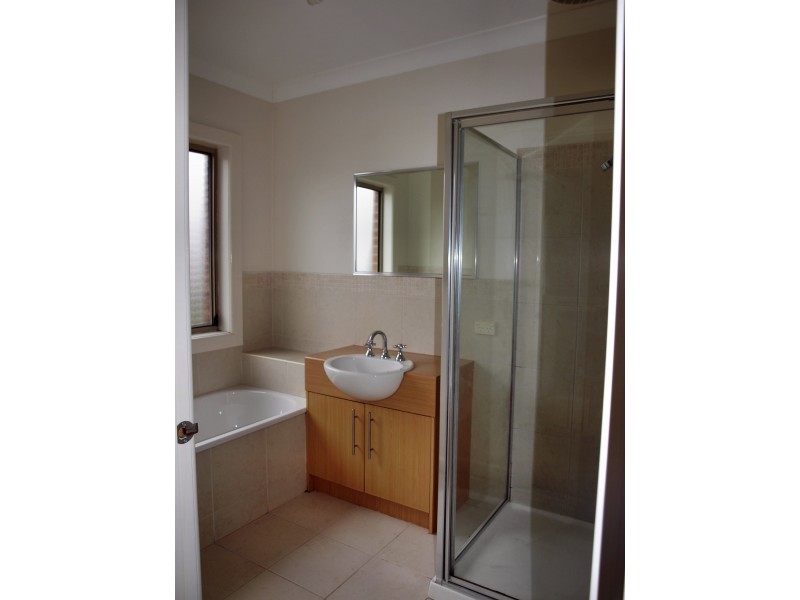 14 Chesterfield Road, Cairnlea VIC 3023