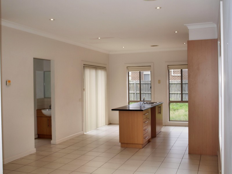 14 Chesterfield Road, Cairnlea VIC 3023