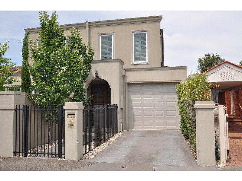 23 Railway Avenue, Armadale VIC 3143