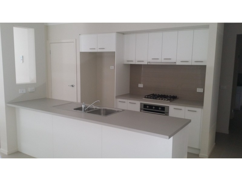33 Ayredale Street, Clyde VIC 3978