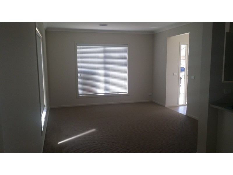 33 Ayredale Street, Clyde VIC 3978