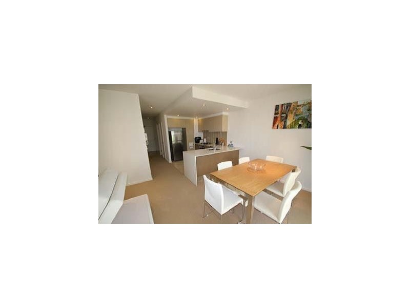 2032/3029 The Boulevard, Carrara QLD 4211