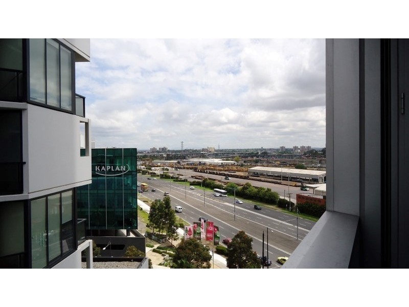 N809/231-245 Harbour Esplanade, Docklands VIC 3008