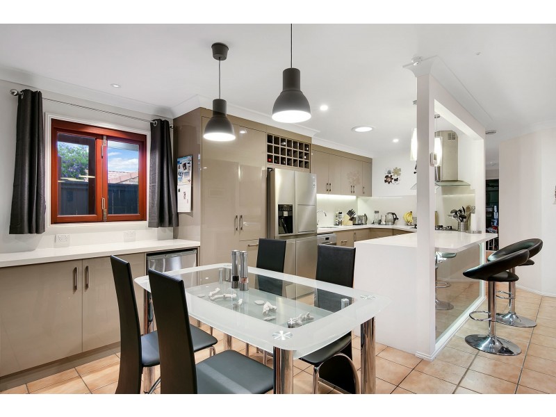 45 Hounslow Way, Seventeen Mile Rocks QLD 4073