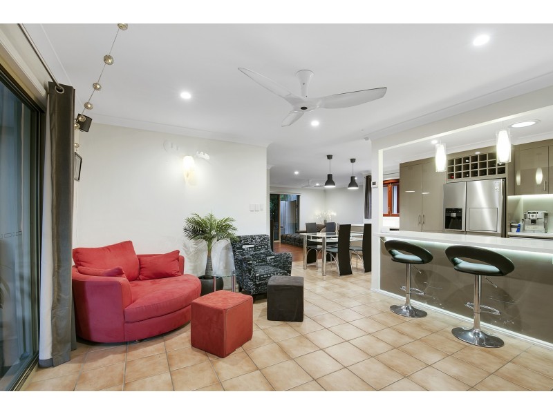 45 Hounslow Way, Seventeen Mile Rocks QLD 4073