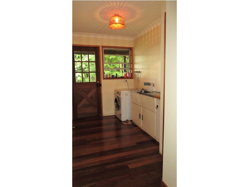 18 South West Road, Beechmont QLD 4211