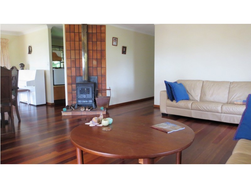 18 South West Road, Beechmont QLD 4211