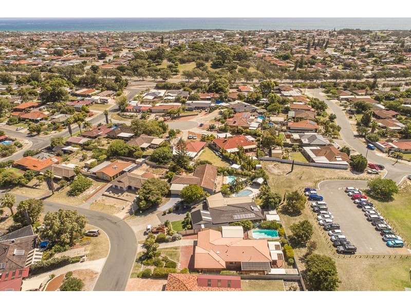 15 Tamma Court, Heathridge WA 6027