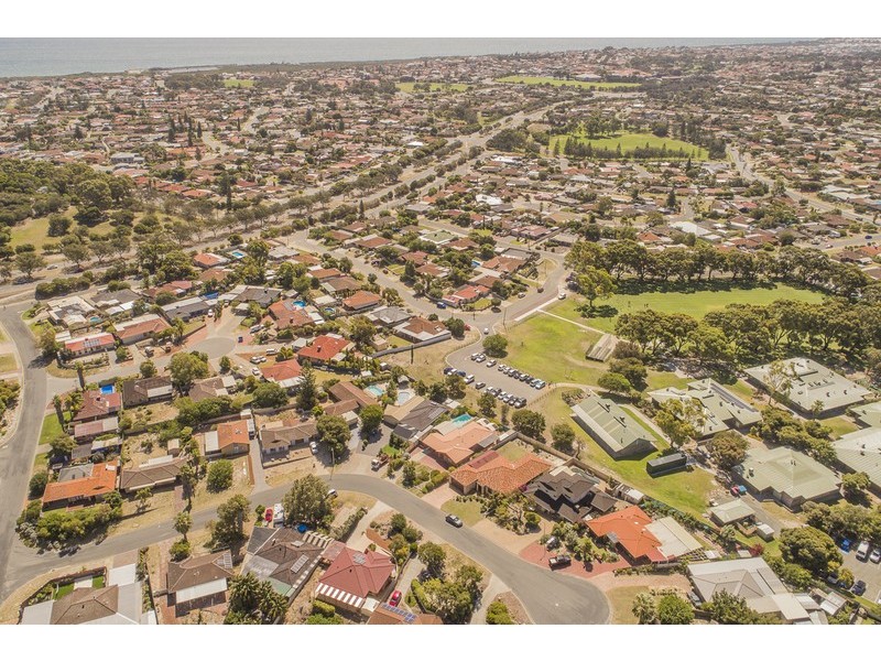 15 Tamma Court, Heathridge WA 6027