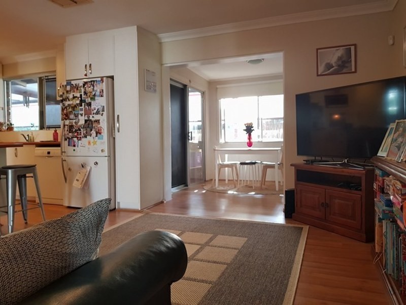 34 Buckingham Road, Kelmscott WA 6111