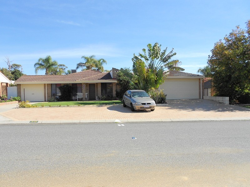 39 Wimbledon Dv, Kingsley WA 6026