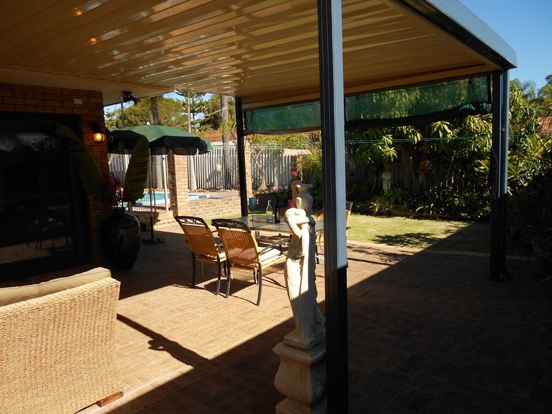 39 Wimbledon Dv, Kingsley WA 6026