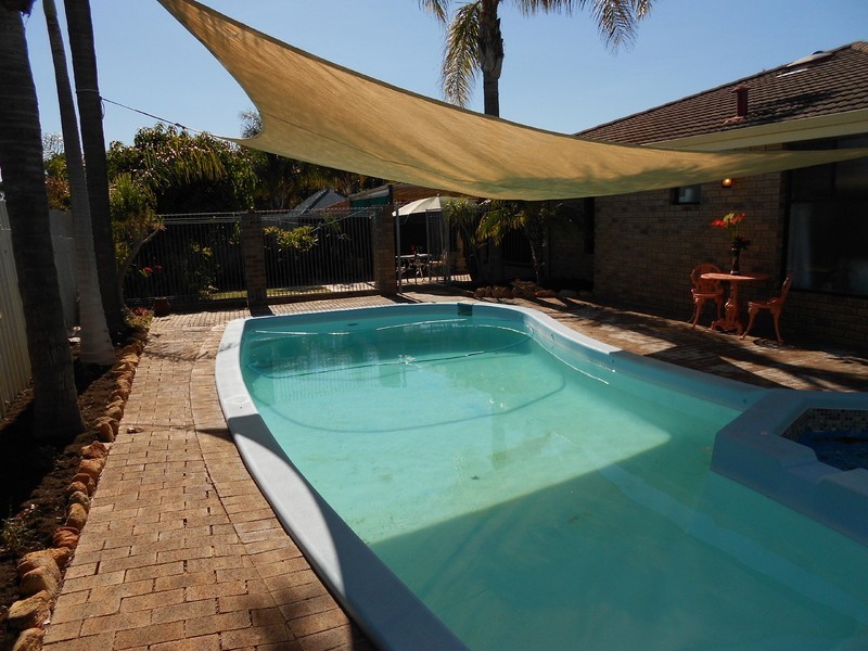 39 Wimbledon Dv, Kingsley WA 6026