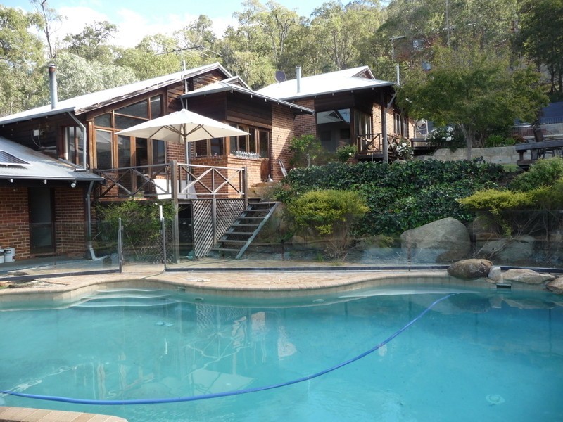 115 Spring Road, Kalamunda WA 6076