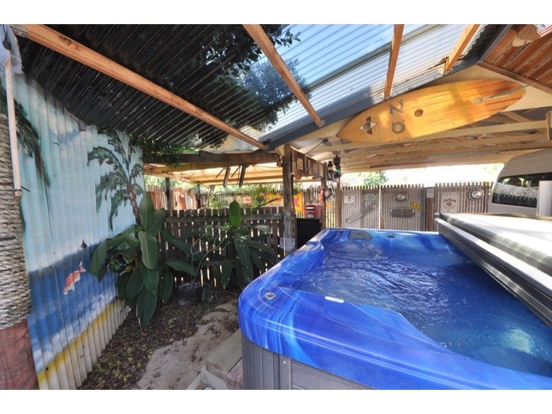 2 Gibson Street, West Mackay QLD 4740
