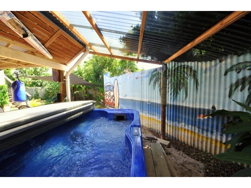 2 Gibson Street, West Mackay QLD 4740