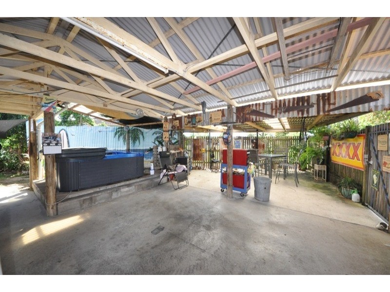 2 Gibson Street, West Mackay QLD 4740