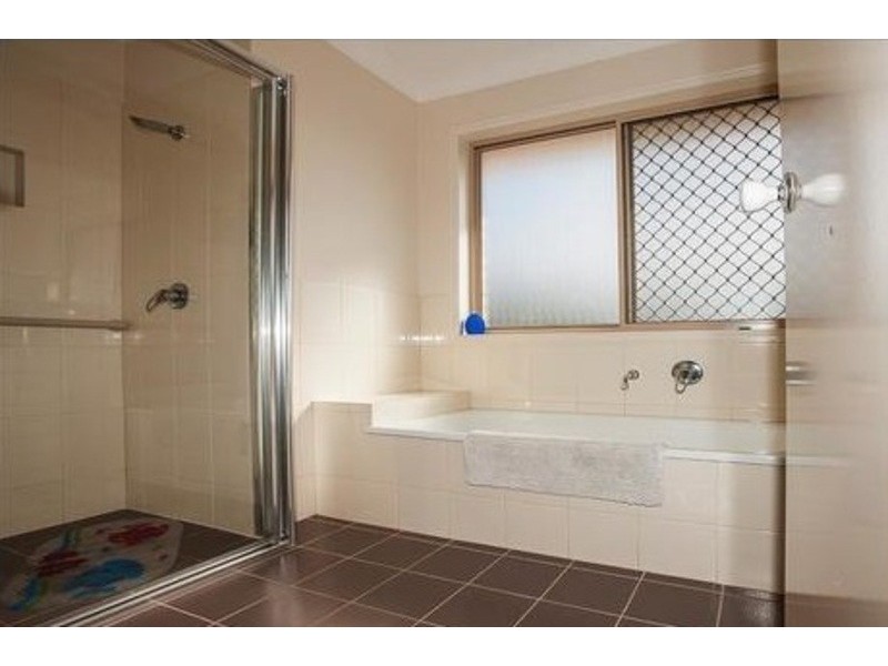 2/4-6 Wattle Street, Victoria Point QLD 4165